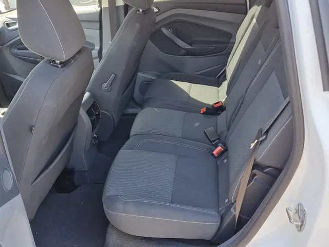 Ford C-MAX 1.0 Titanium 2013 Benzine 19