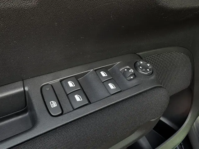 Citroën C3 Aircross 1.2 PureTech Plus 2023 Benzine 18