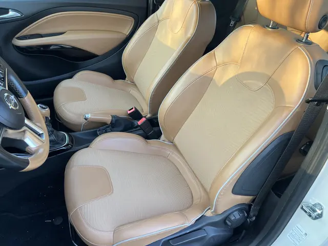 Opel ADAM 1.0 Turbo Rocks 2015 Benzine 7