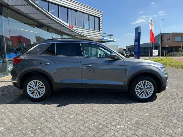Volkswagen T-Roc 1.0 TSI Style 2022 Benzine 6