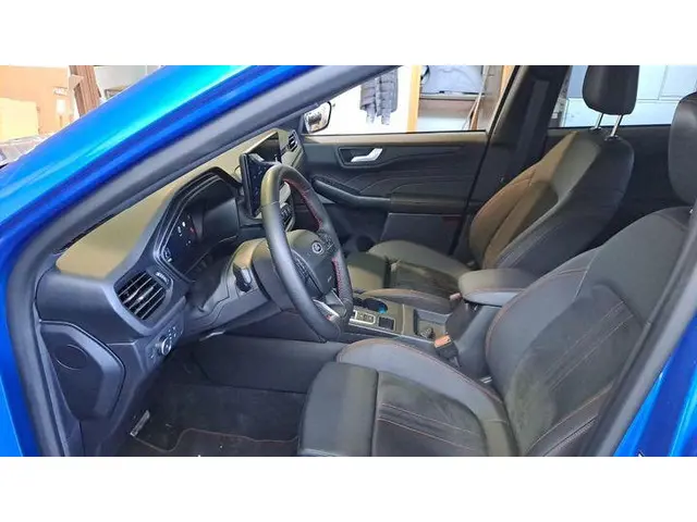 Ford Kuga 2.5 FHEV ST-Line X 2024 Hybride Benzine 6