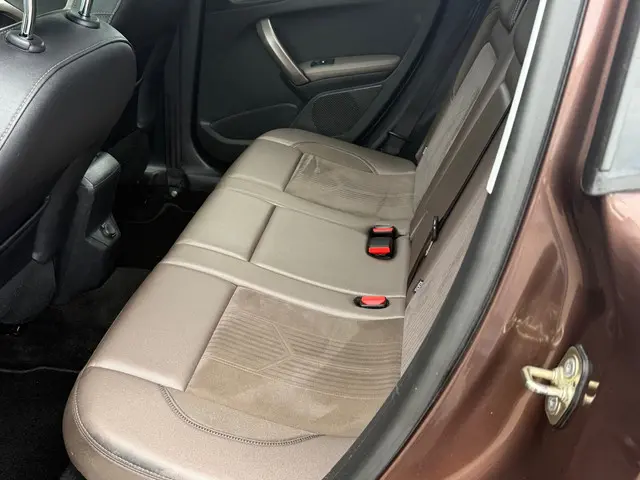 Peugeot 2008 1.6 VTi Féline 2013 Benzine 15