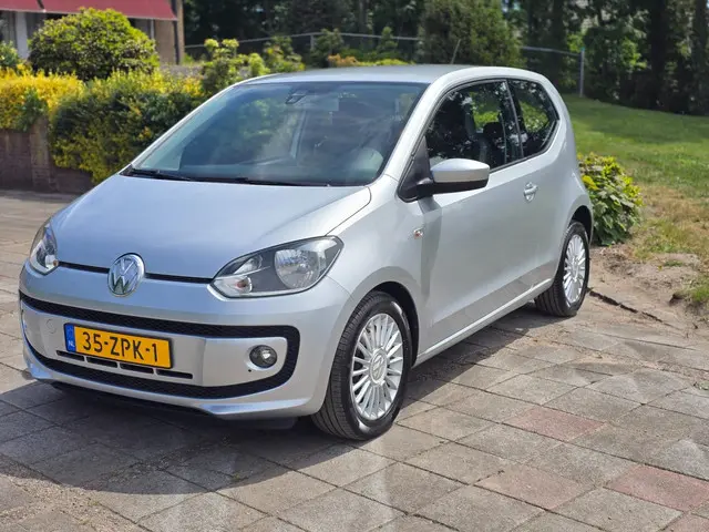 Volkswagen up! 1.0 high up! BlueMotion 2013 Benzine