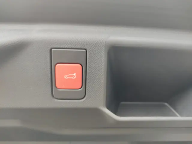 Peugeot e-5008 GT 73 kWh 2024 Elektrisch 32