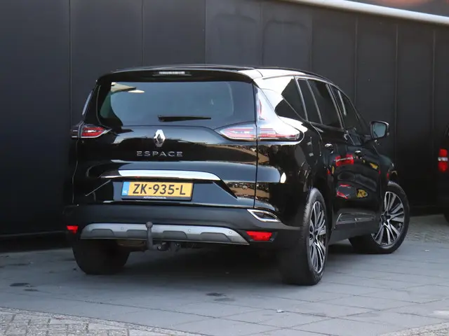 Renault Espace 1.6 dCi Initiale Paris 7p. 2018 Diesel 3