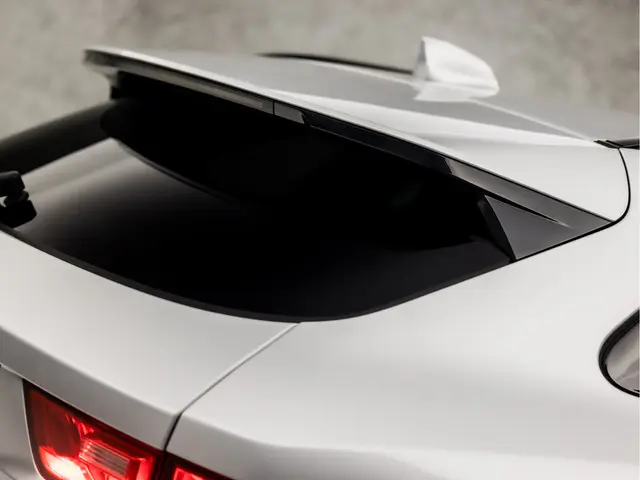 Jaguar F-PACE 2.0 Portfolio R-Sport AWD 20d 2017 Diesel 30