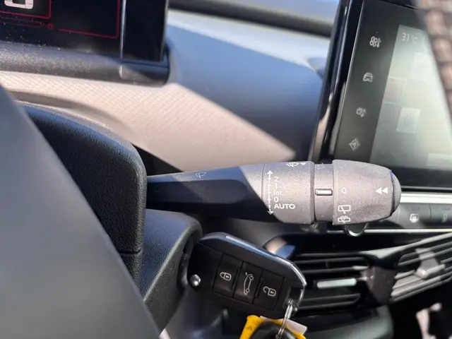 Citroën C4 Cactus 1.2 PureTech Shine 2018 Benzine 15