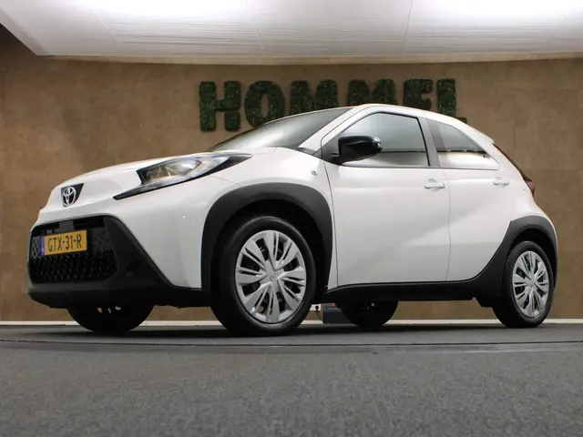 Toyota Aygo X 1.0 VVT-i S-CVT Play 2023 Benzine 13