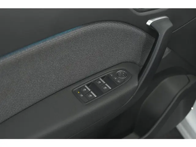 Renault Captur Mild Hybrid 160 EDC Techno 2024 Benzine 24