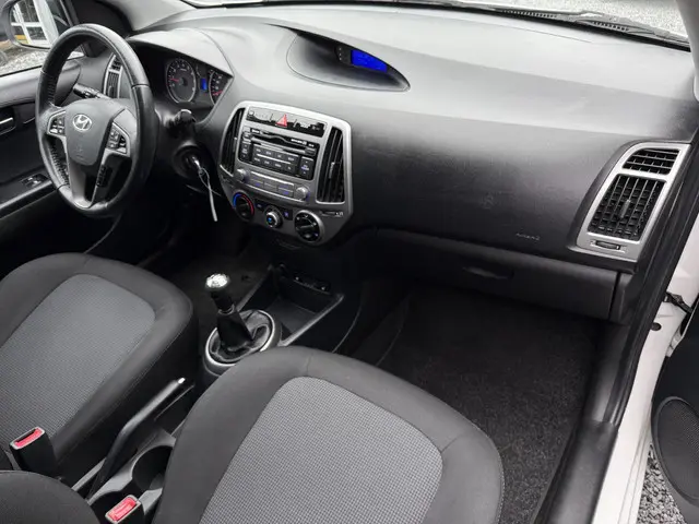 Hyundai i20 1.2i i-Motion 2014 Benzine 14