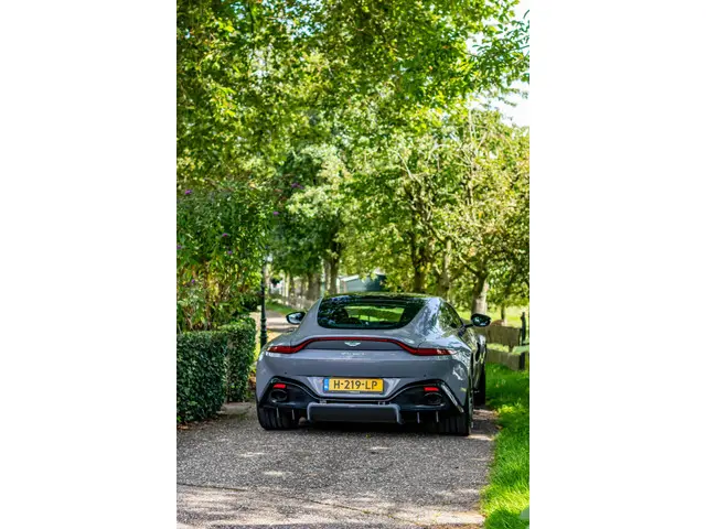 Aston Martin V8 Vantage 4.0 2018 Benzine 96
