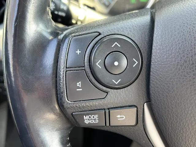 Toyota Auris 1.8 Hybrid Executive 2015 Hybride Benzine 21