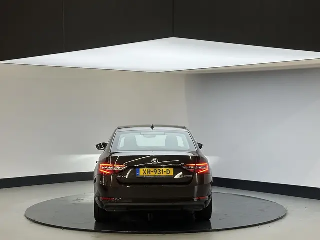 Škoda Superb 1.5 TSI Business Edition 2019 Benzine 22