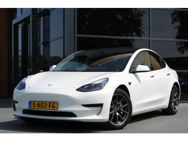 Tesla Model 3 Standard RWD Plus 60 kWh 2022 Elektrisch