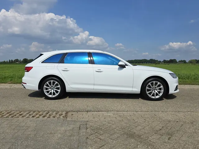 Audi A4 Avant 35 TFSI Pro Line 2019 Hybride Benzine 8