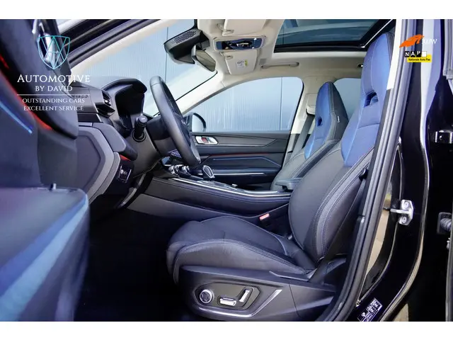 Lynk & Co 01 1.5 180 pk PHEV AUTOMAAT 2022 Hybride Benzine 8