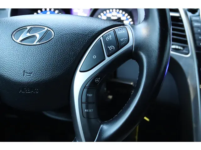 Hyundai i30 1.6 GDI GO! 2015 Benzine 20