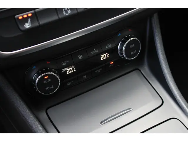 Mercedes-Benz CLA 200 AMG 2014 Benzine 19