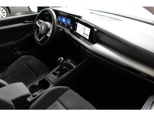 Volkswagen Golf 1.5 TSI Life Business 2021 Benzine 6