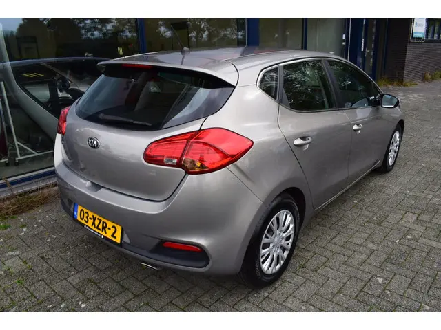 Kia cee'd 1.6 GDI Comfort Pack automaat 2012 Benzine 6