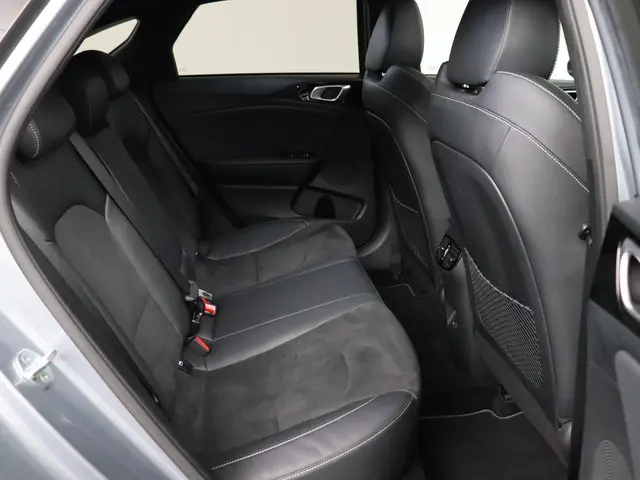 Kia ProCeed 1.5 T-GDi GT-PlusLine 2022 Benzine 37