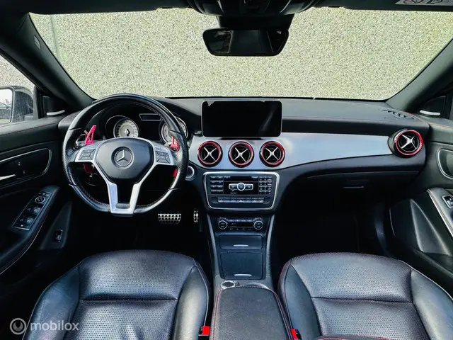 Mercedes-Benz CLA 250 Edition 1 2013 Benzine 26