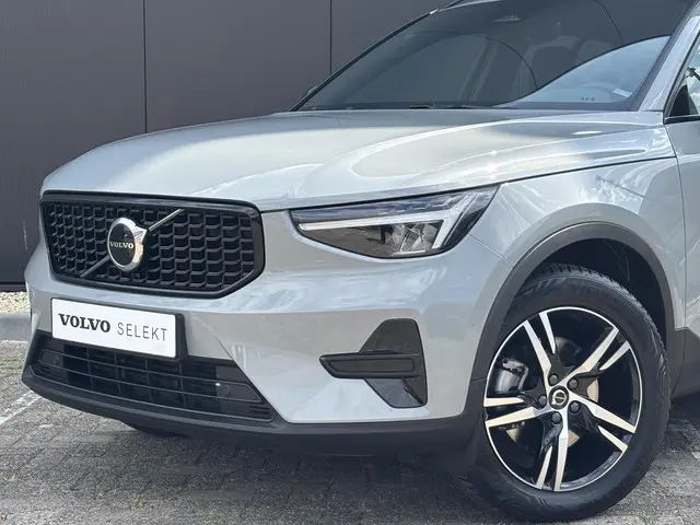 Volvo XC40 2.0 B4 Plus Dark 2024 Benzine 2