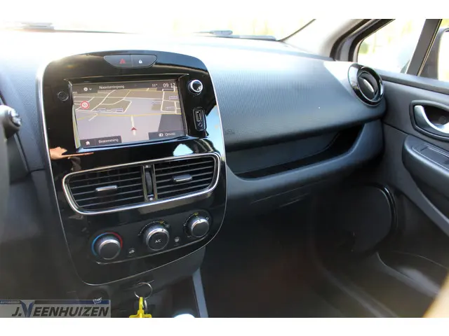 Renault Clio Estate 0.9 TCe Zen 2017 Benzine 18