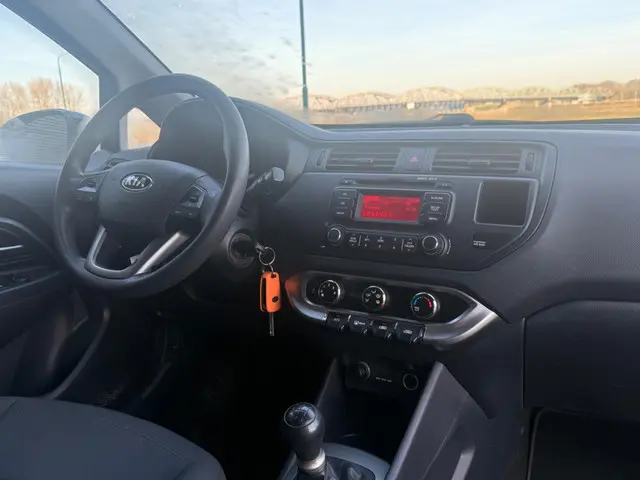 Kia Rio 1.2 CVVT Comfort Pack Airco, Cruise! 2013 Benzine 8