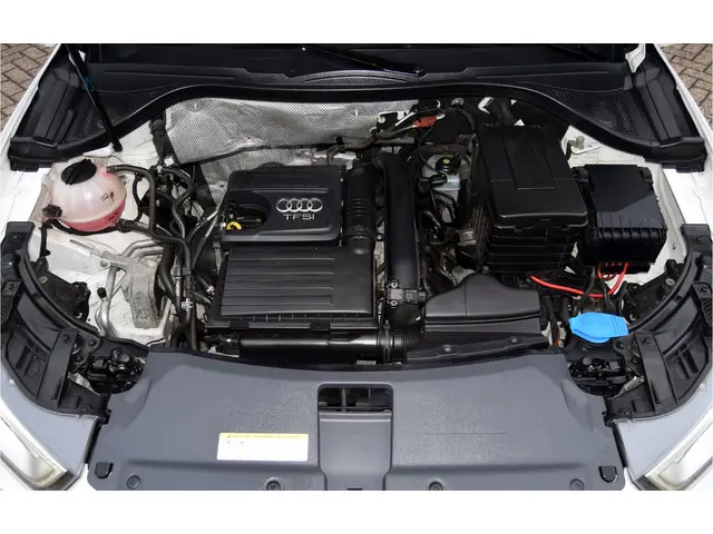 Audi Q3 1.4 TFSI Sport Edition 2014 Benzine 36