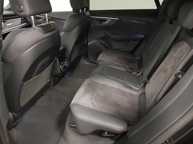 Audi RSQ8 RQ8 4.0 TFSI Quattro 600pk! 2021 Benzine 9