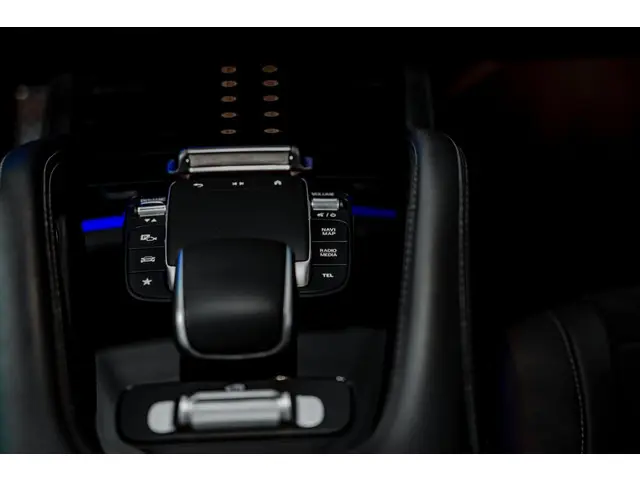 Mercedes-Benz GLE 450 2023 Benzine 37
