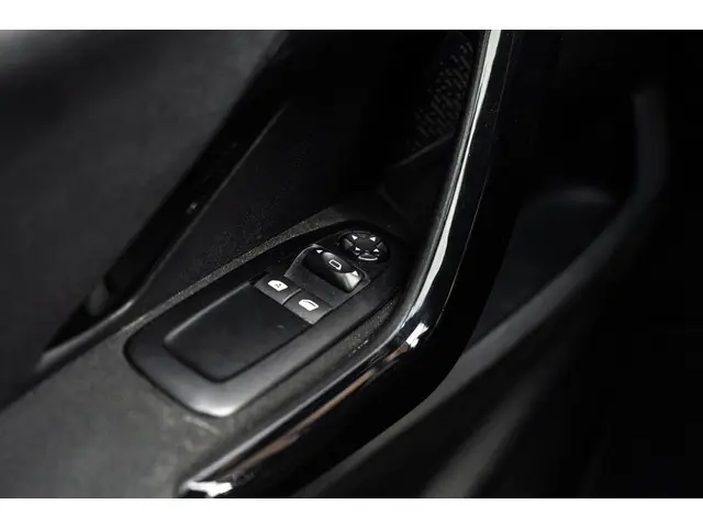 Peugeot 208 1.2 PureTech Active Trekhaak 2017 Benzine 30