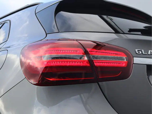 Mercedes-Benz GLA 180 AMG 2019 Benzine 17