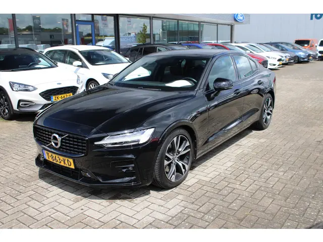 Volvo S60 2.0 B3 R-Design 2021 Benzine 2