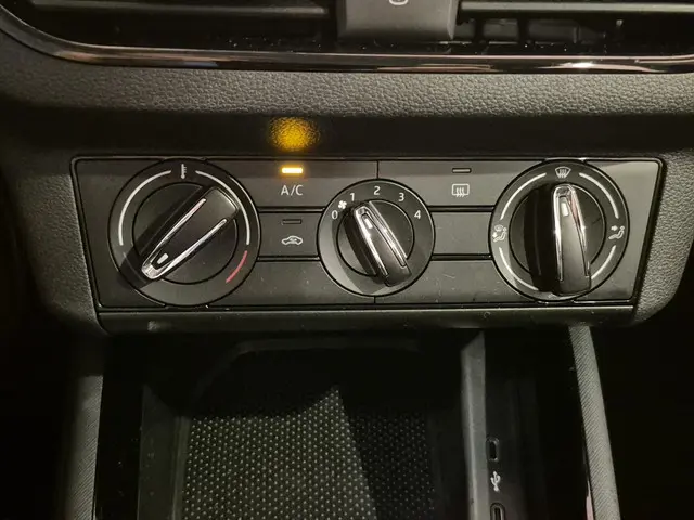 Škoda Kamiq 1.0 TSI Ambition 2021 Benzine 11