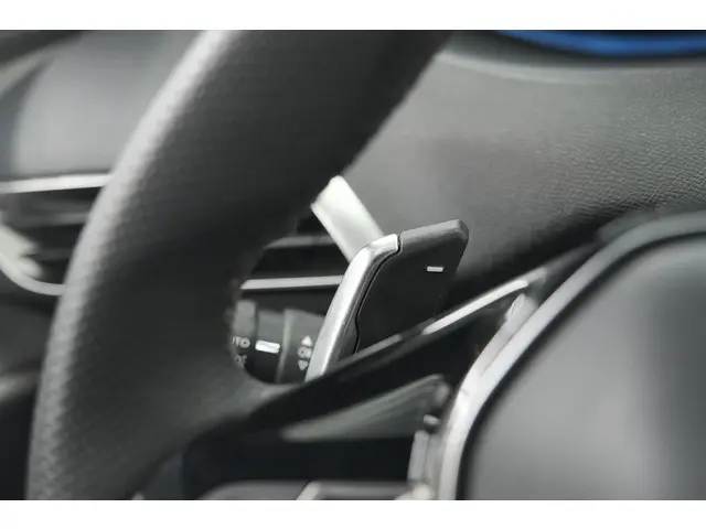 Peugeot 3008 HYbrid4 300 GT 2023 Hybride Benzine 43
