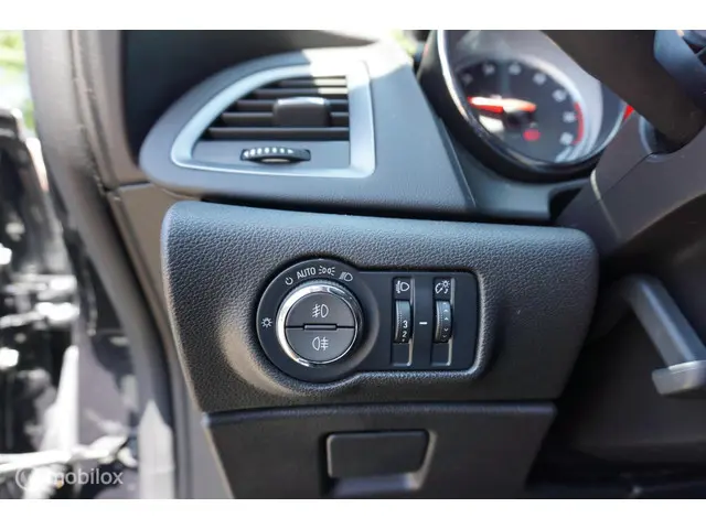 Opel Astra Sports Tourer 1.4 Turbo Business + 2015 Benzine 10