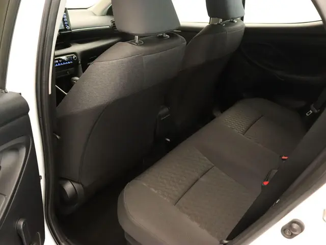 Toyota Yaris 1.5 Hybrid Active 2022 Hybride Benzine 4