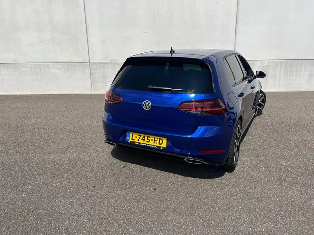 Volkswagen Golf 1.5 TSI Highline Business R 2018 Benzine 11