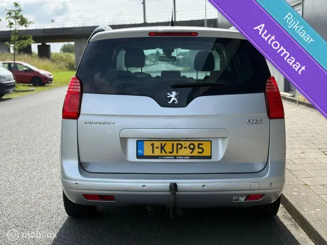 Peugeot 5008 1.6 THP Allure * Automaat * 157 PK * 2013 Benzine 20