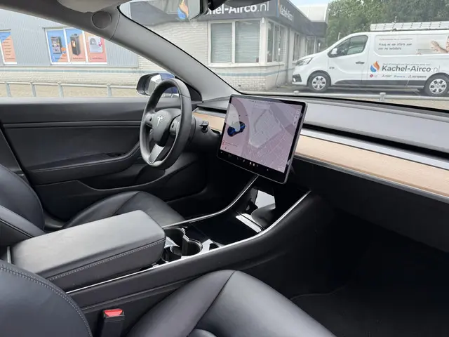 Tesla Model 3 Range Plus 2020 Elektrisch 14