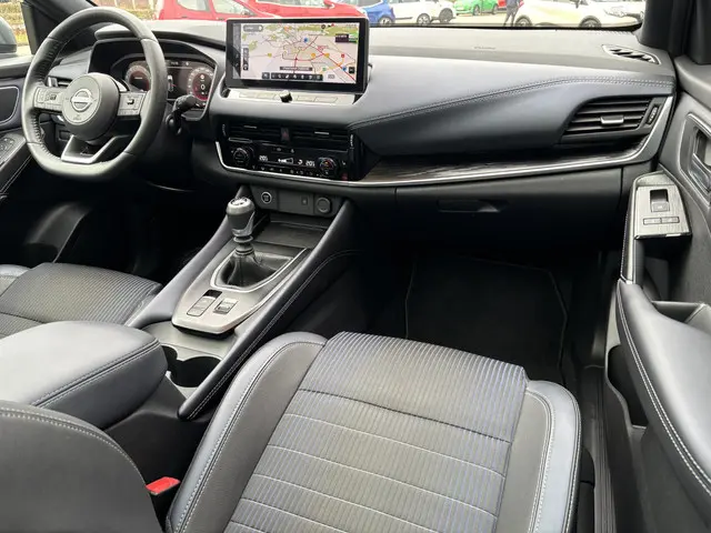 Nissan QASHQAI MHEV 140 MT Tekna 2024 Benzine 6