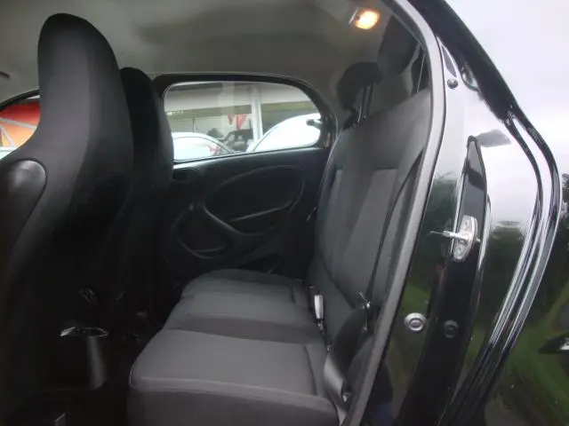 Smart Forfour 1.0 Essential Edition ( 2016 ) 2016 Benzine 38