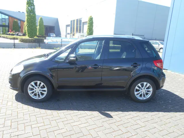Suzuki SX4 1.6 Executive Clima, Navi!! 2013 Benzine 3