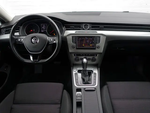 Volkswagen Passat 1.4 TSI Highline Aut- 2015 Benzine 7