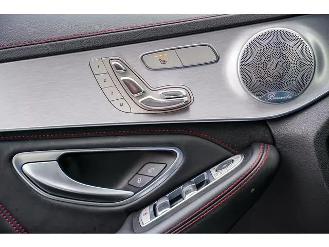 Mercedes-Benz C-Klasse AMG 63 2015 Benzine 26
