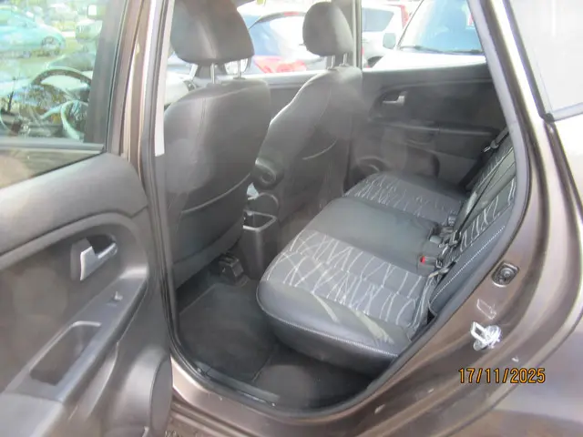 Kia Venga 1.6 CVVT Super Pack 2013 Benzine 3