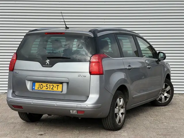 Peugeot 5008 1.2 PureTech Style 5p. 2016 Benzine 2