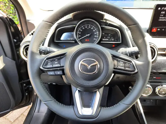Mazda 2 1.5 e-SkyActiv-G 90 Exclusive-Line 2023 Benzine 10